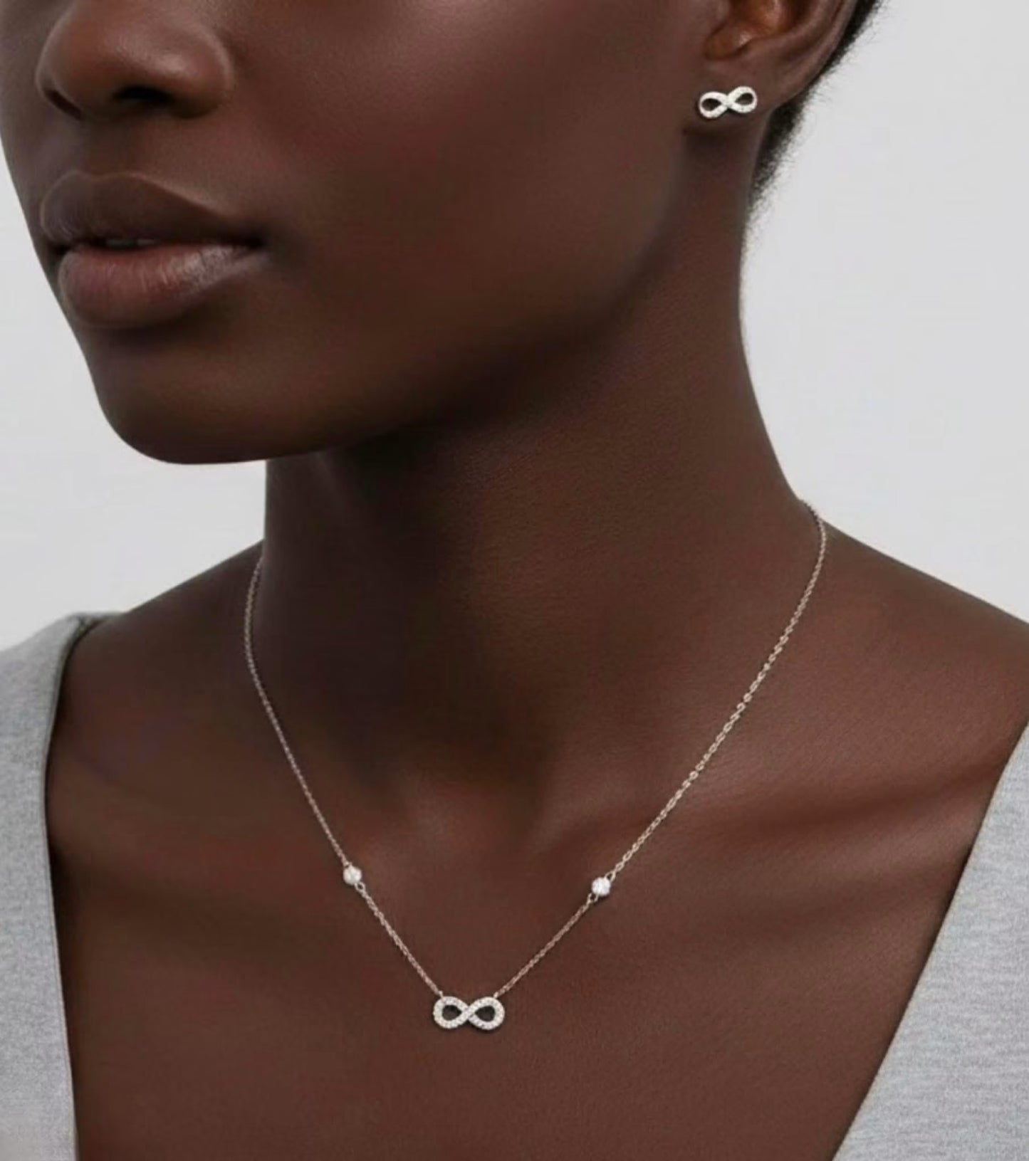 Parure Infini en Argent Blanc – Collier & Boucles d'Oreilles